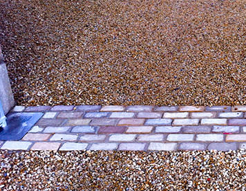 Sandstone setts on driveway