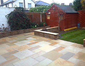 Mint sandstone paving